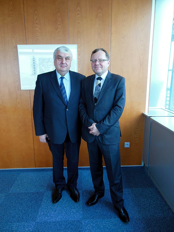 Prezident Účetního dvora Moldavské republiky Serafim Urechean a prezident NKÚ Miloslav Kala - Praha, 21.3.2013