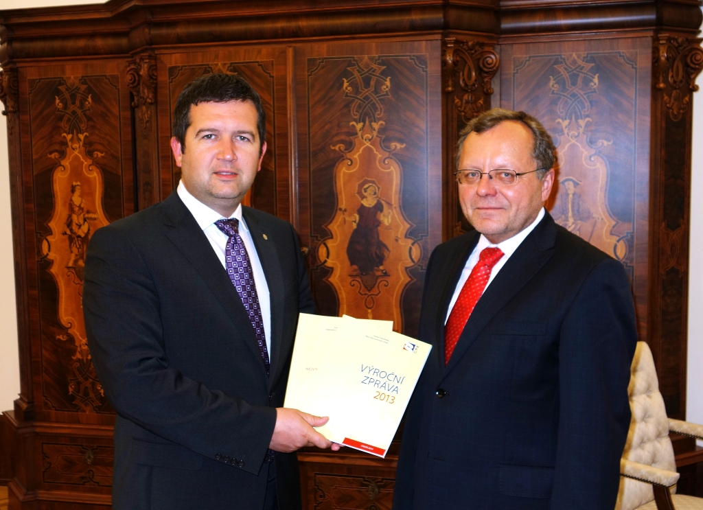 Předseda Poslanecké sněmovny Jan Hamáček a prezident NKÚ Miloslav Kala - Praha, 7.5.2014