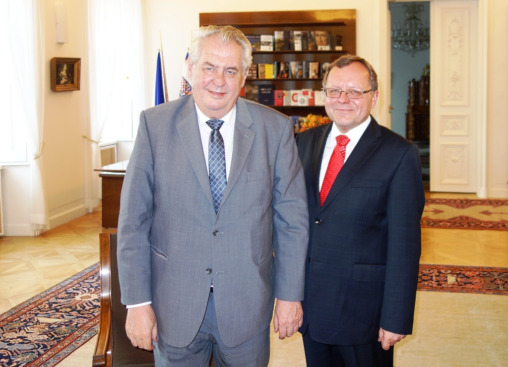 Prezident ČR Miloš Zeman a prezident NKÚ Miloslav Kala - Praha, 23.4.2014